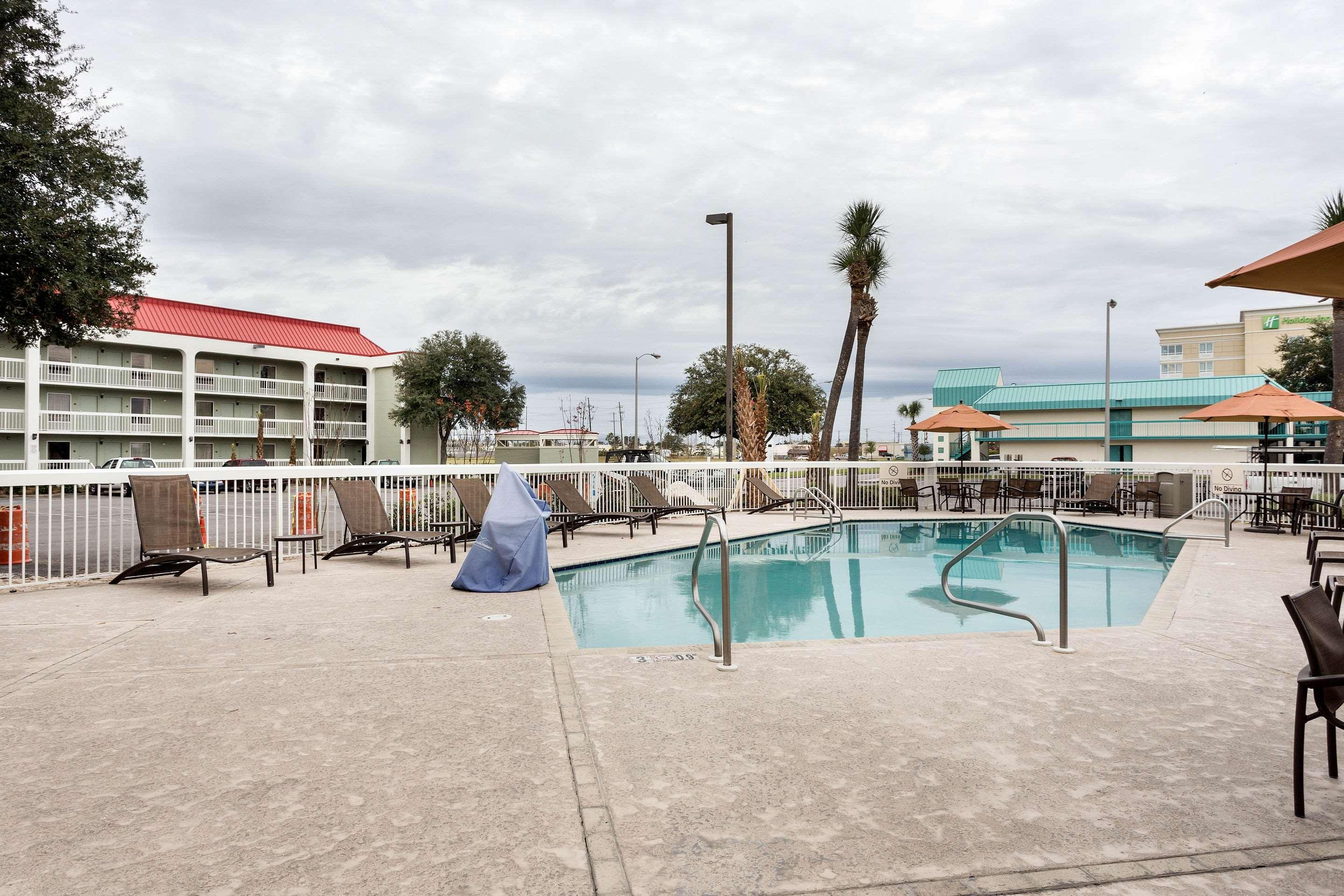 Quality Inn Gulfport I-10 Exterior photo